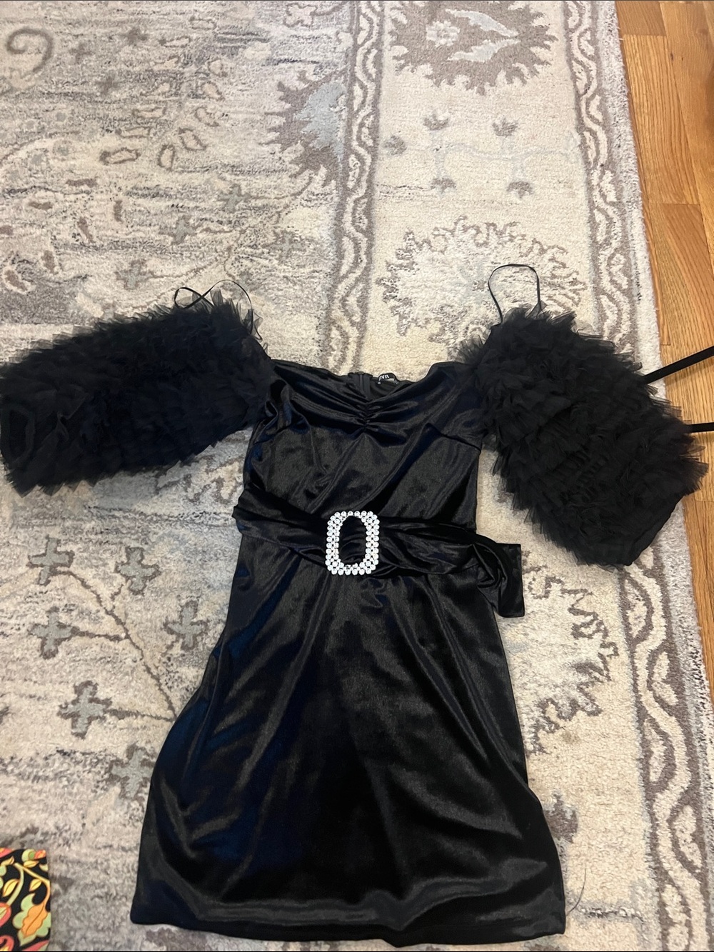 Zara Black Puff-Sleeve Velvet Dress with Rhinestone Buckle